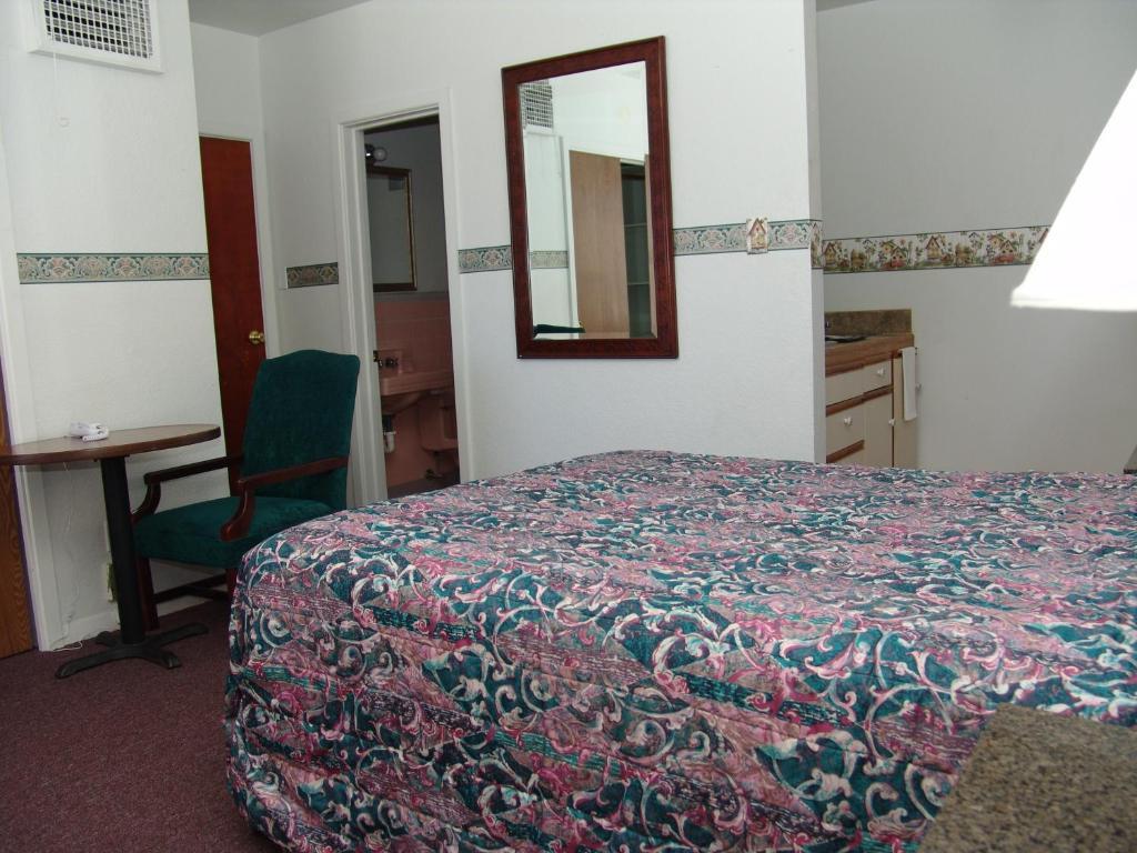 Springs Inn Colorado Springs Room photo